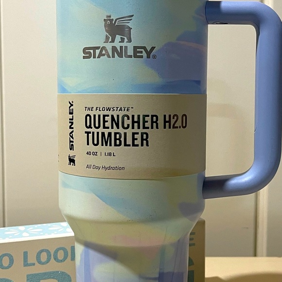 STANLEY Quencher H2.0 Tumbler 40 Oz NWT      The Flowstate - All Day Hydration - Picture 5 of 6